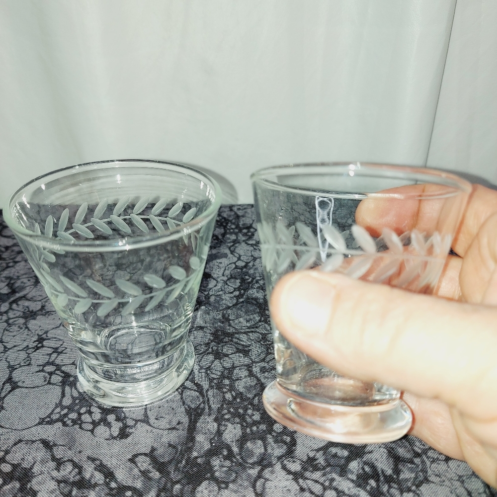 Anchor Hocking set of 2 etched leaf shot glass Set vintage - Picture 7 of 11